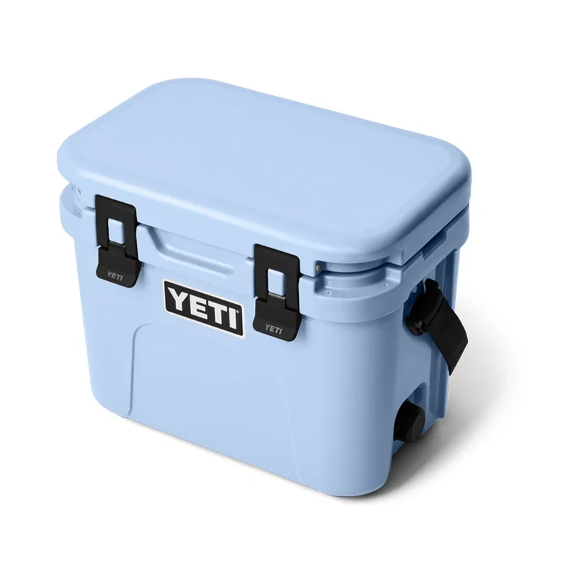 Yeti Roadie 15 Cooler Light Blue
