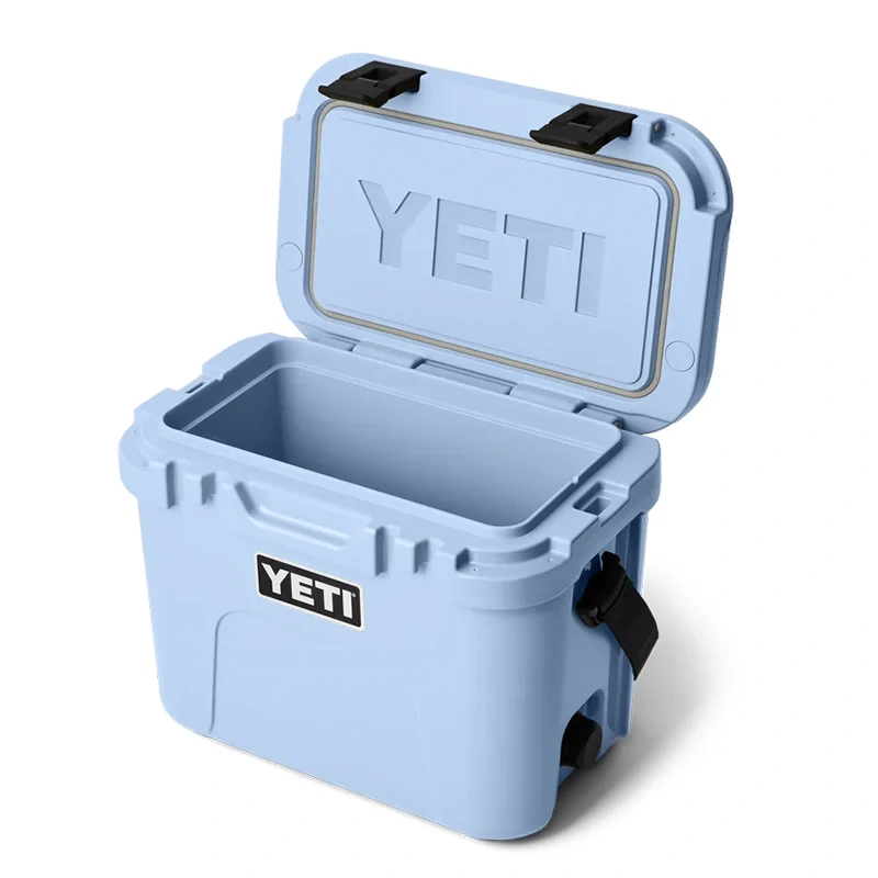 Yeti Roadie 15 Cooler Light Blue
