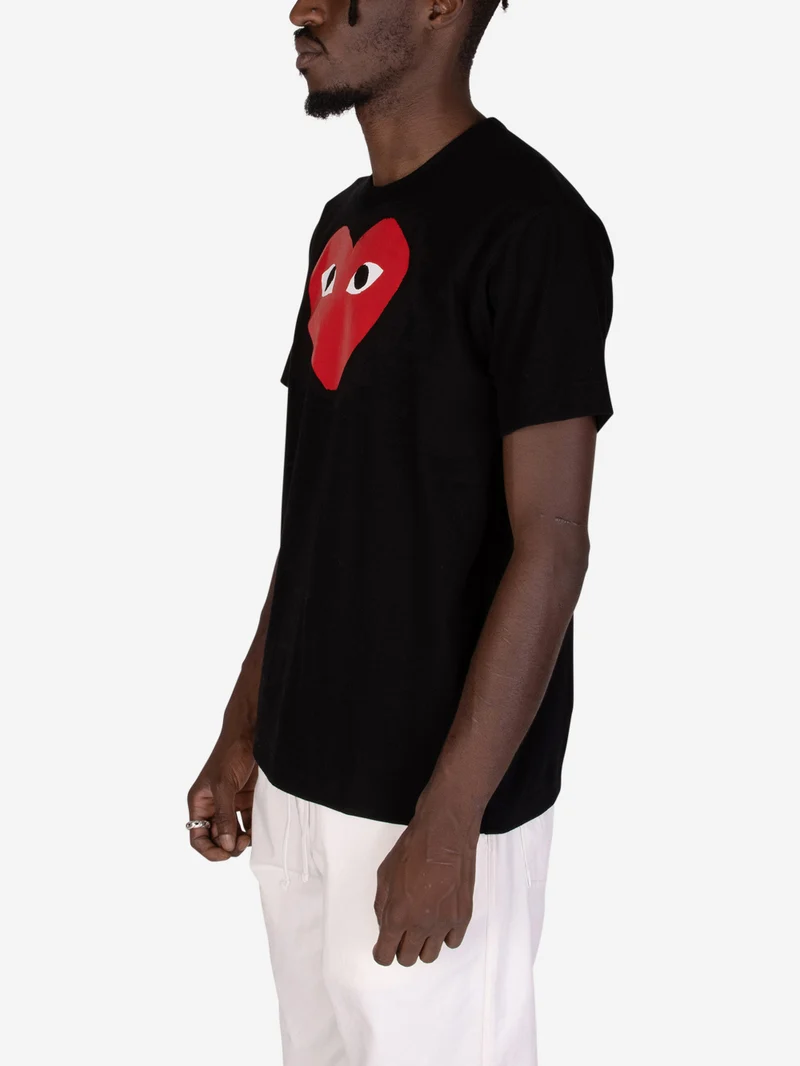 T-shirt nera CDG Play con cuore grande
