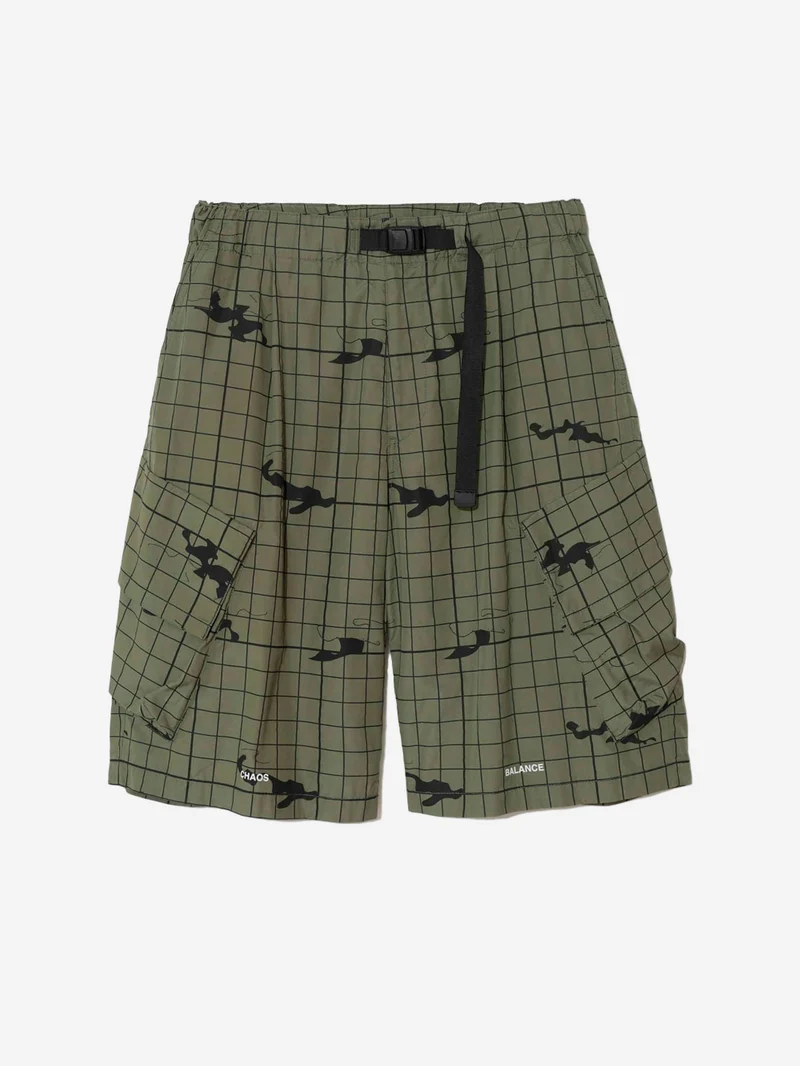 Cargo shorts verdi con grafiche e cintura in vita