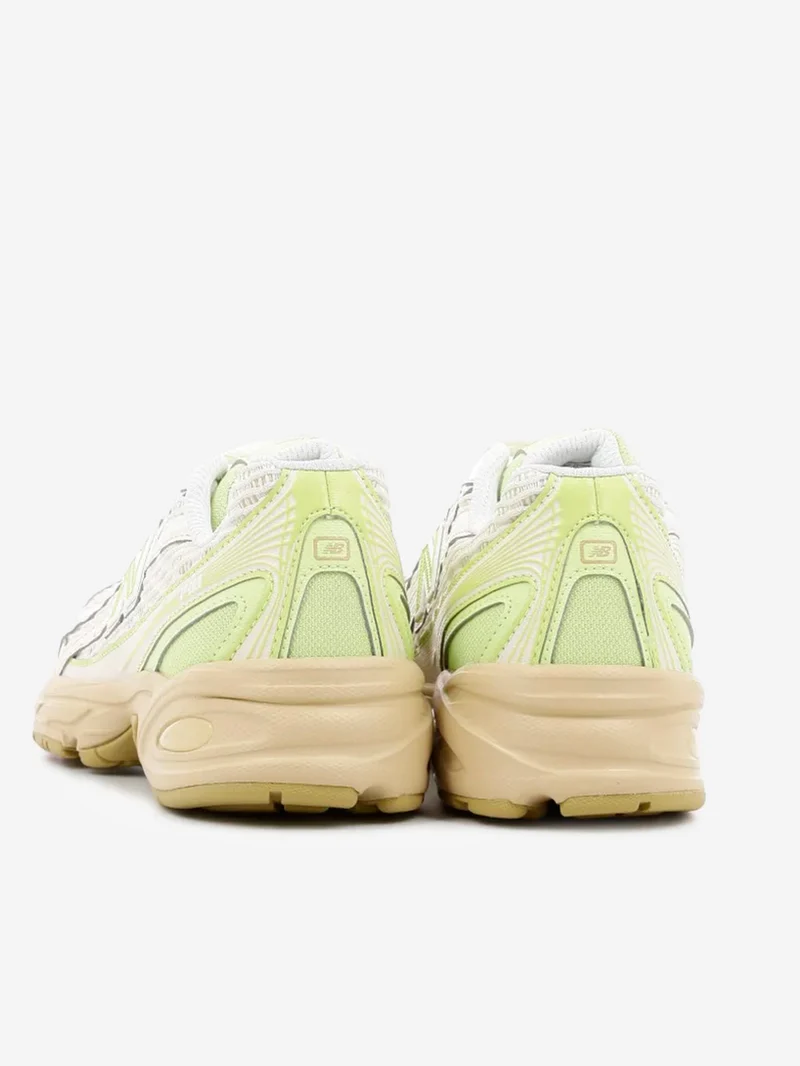 740 'Dry Lime Linen'