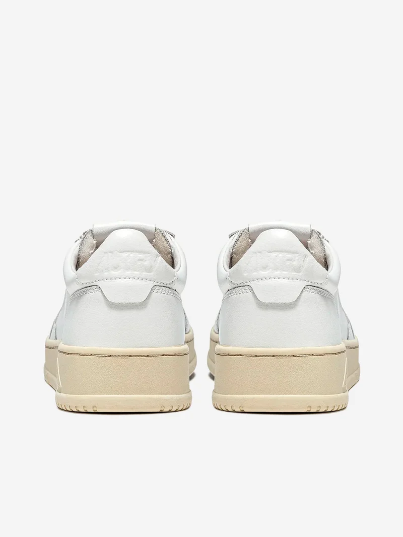 W Medalist Low Sneakers