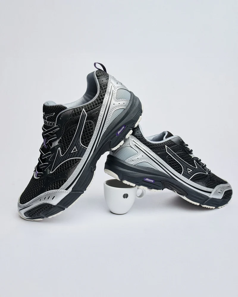 Mizuno MXR Black / Black Sand / Purple Haze D1GA251501
