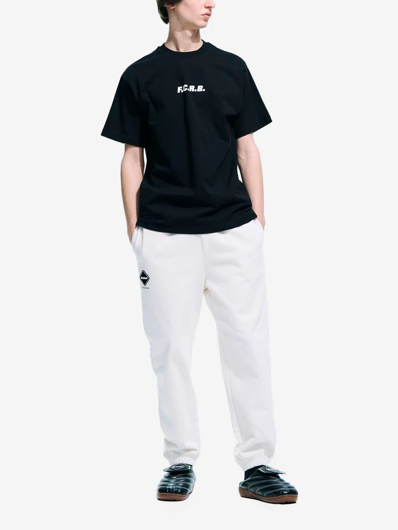 T-shirt nera Signature con logo