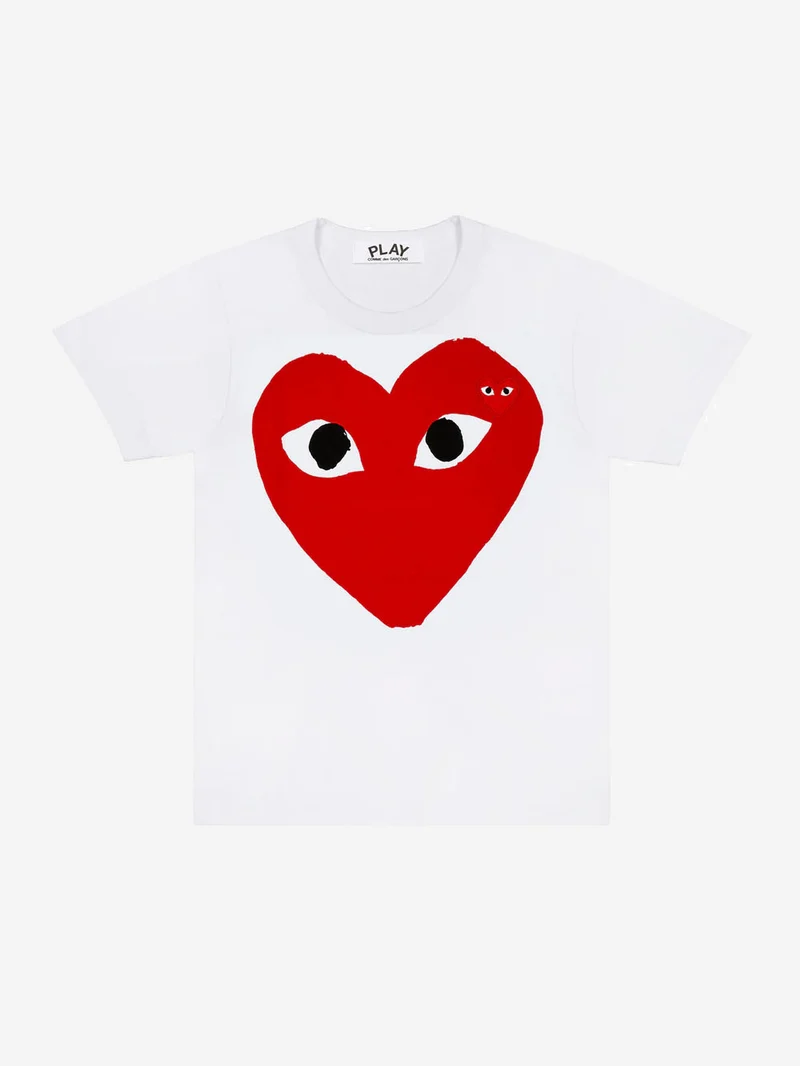 T-Shirt bianca con cuore grande rosso