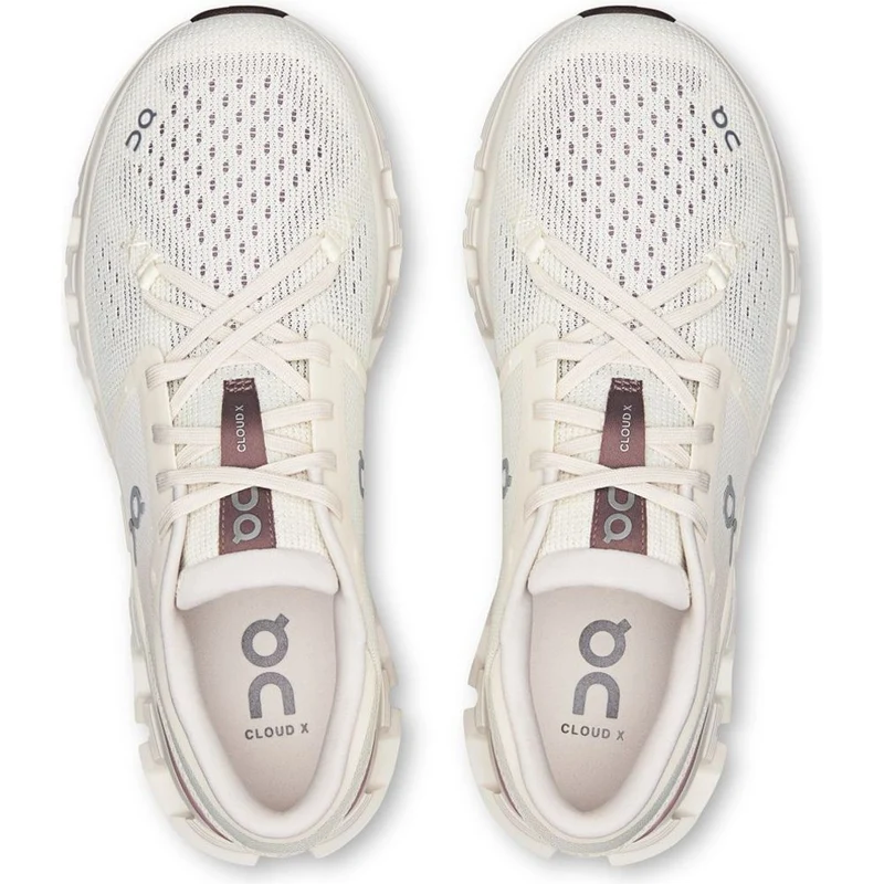 On Cloud X 4 Damen Trainingsschuh ivory-heron