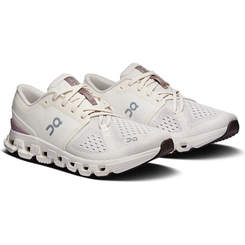 On Cloud X 4 Damen Trainingsschuh ivory-heron