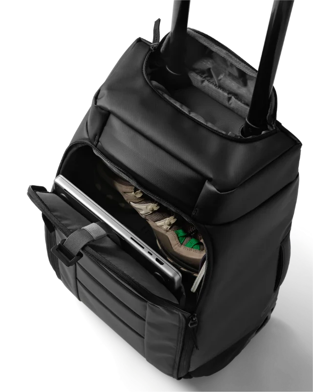 Db Hugger Roller Bag 40L Black - Carry-on Luggage