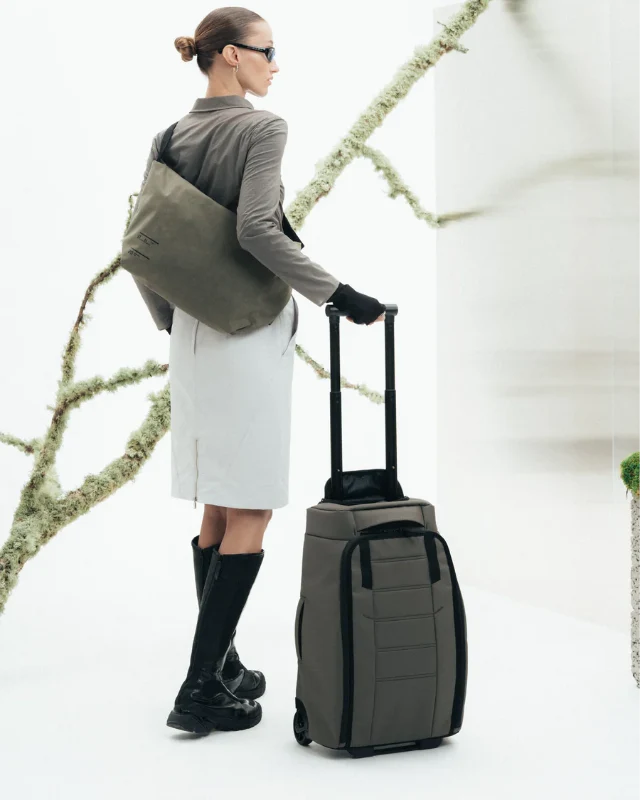 Db Hugger Roller Bag 40L Green