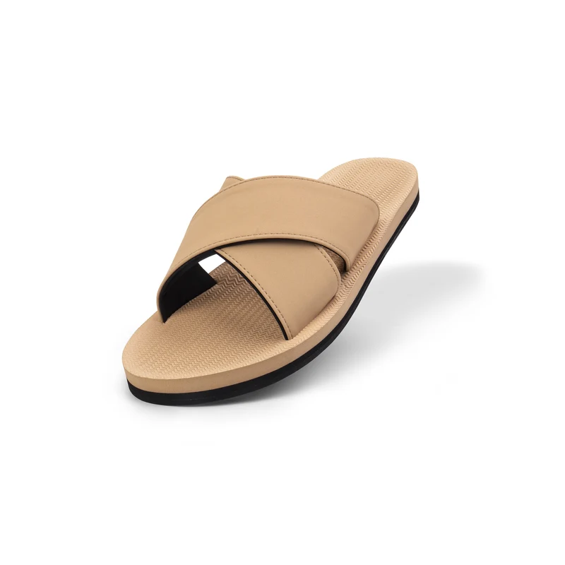 Indosole Women's ESSNTLS Cross Soil Light