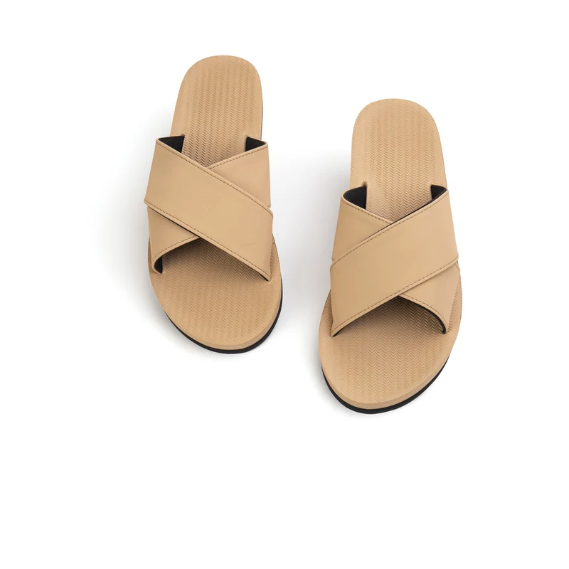 Indosole Women's ESSNTLS Cross Soil Light