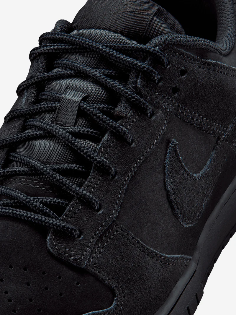 Dunk Low SE 'Triple Black Suede'