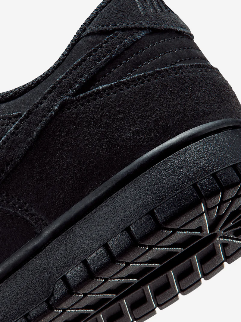 Dunk Low SE 'Triple Black Suede'