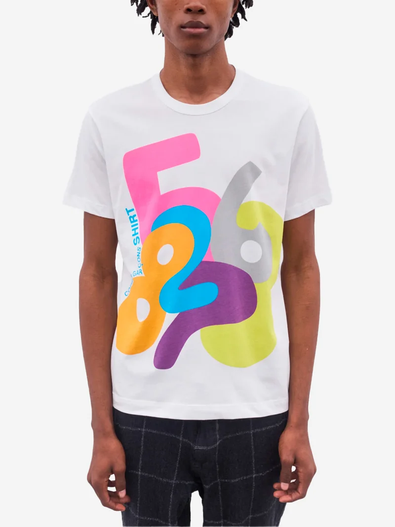 T-shirt bianca con grafica multicolore