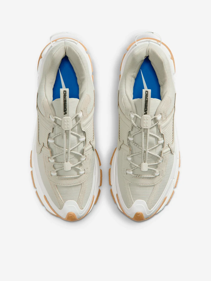 W Zoom Vomero Roam Winterized bianca e beige