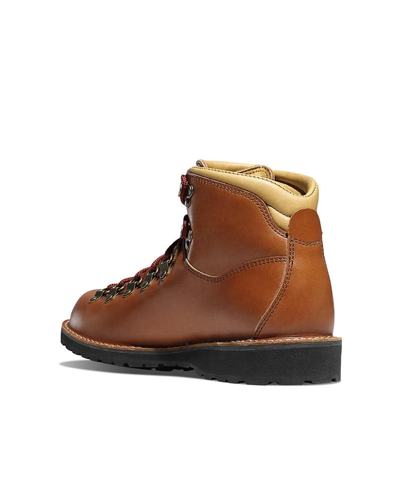 Danner Mountain Pass Horween Rio