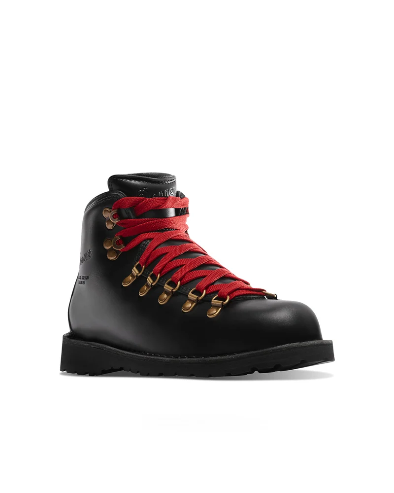 Danner Women's Mountain Pass Black