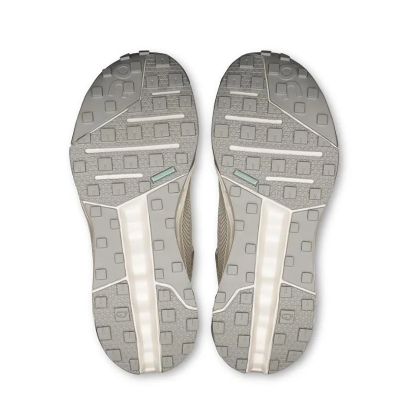 ON Cloudhorizon Waterproof Women ivory ice