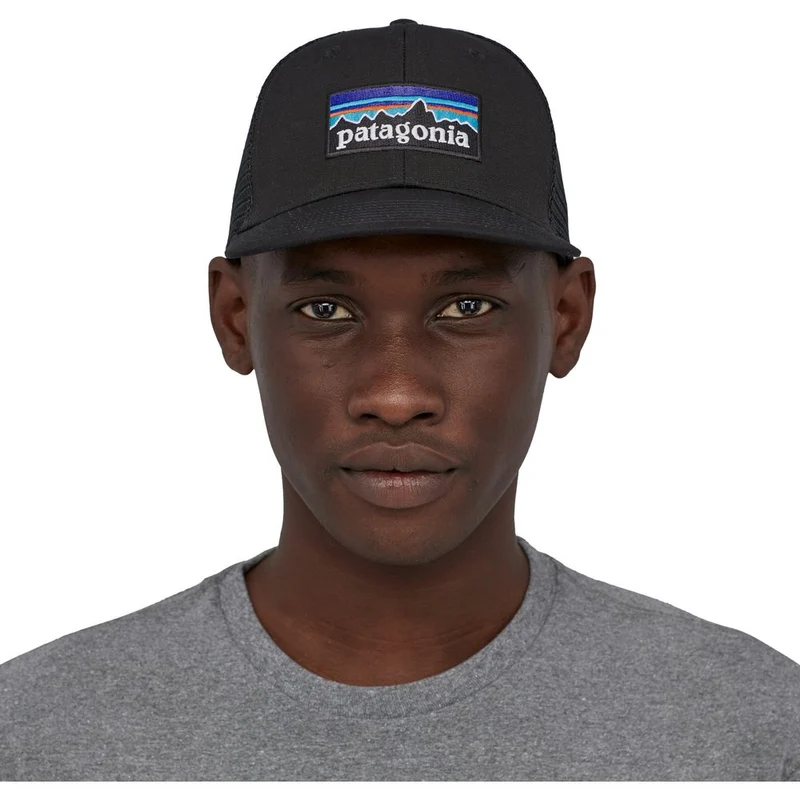 Patagonia P-6 Logo Trucker Cap black