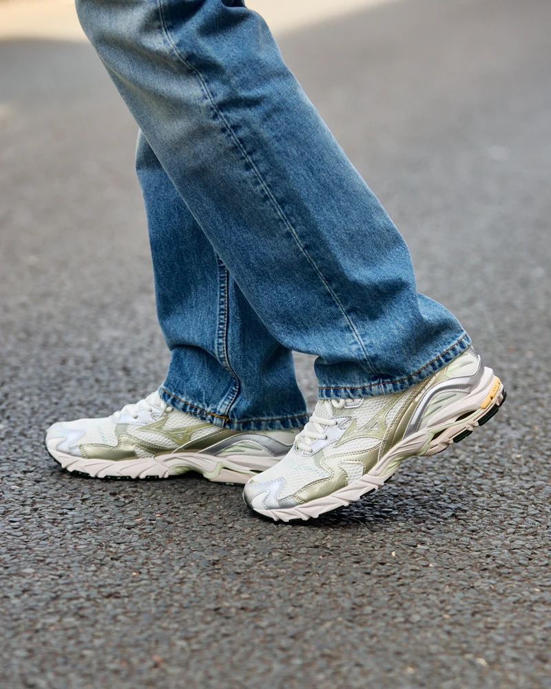 Mizuno Wave Rider Snow White / White Jade / Desert Sage D1GA243106