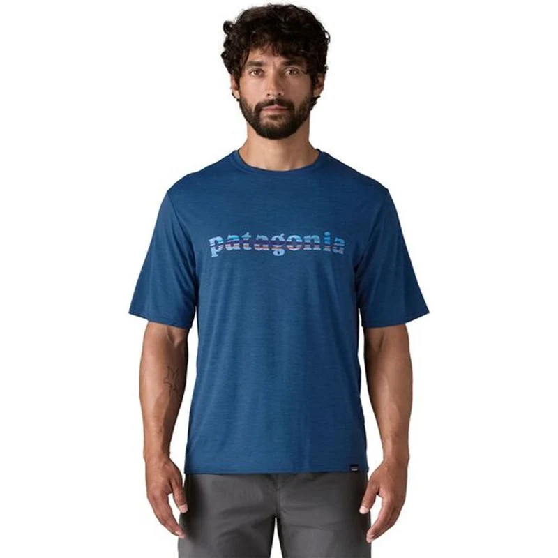 Patagonia M's Cap Cool Daily Graphic Herren T-Shirt '73 text logo: clement blue x dye