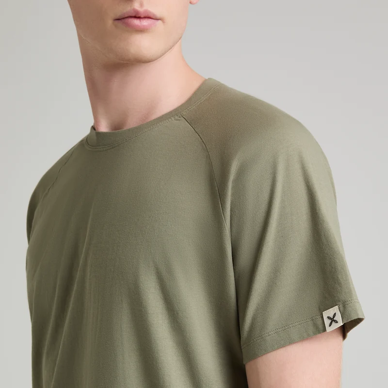 MINIMAL LOGO T-SHIRT