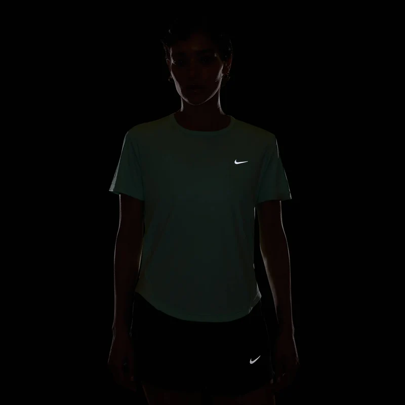 NIKE Tempo DF SS Laufshirt Damen mit Dri-FIT