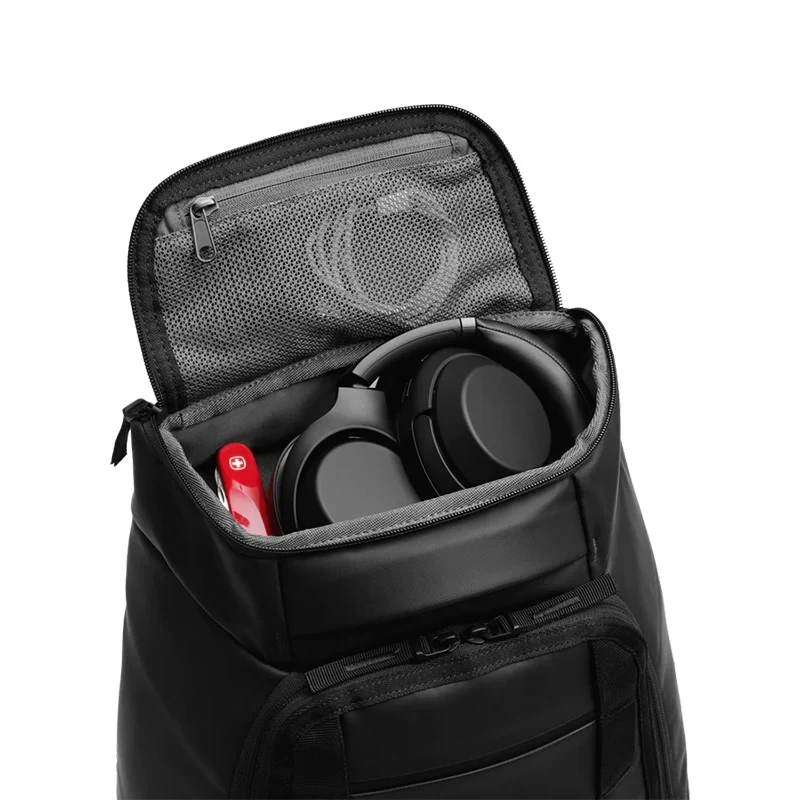 Db Hugger Backpack 30L Black Out