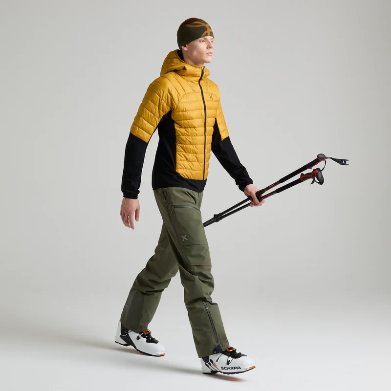 PEAK HYBRID HOODED JACKET