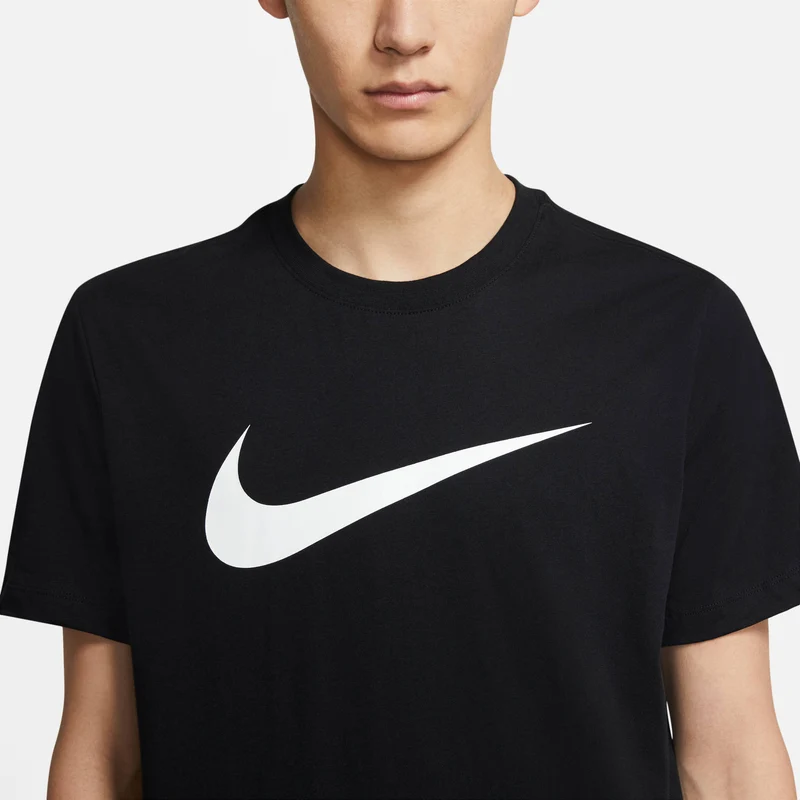 NIKE Swoosh T-Shirt kurzärmelig, atmungsaktiv