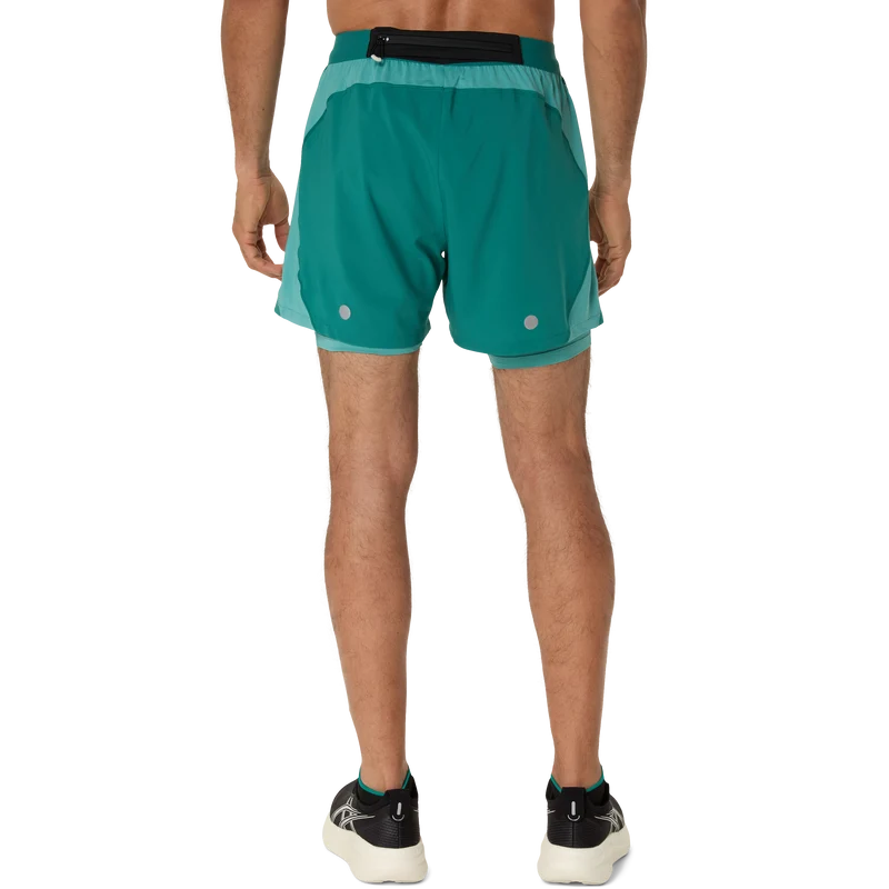 ASICS ROAD 2N1 5IN SHORT Laufshorts mit Kompressionssprinter