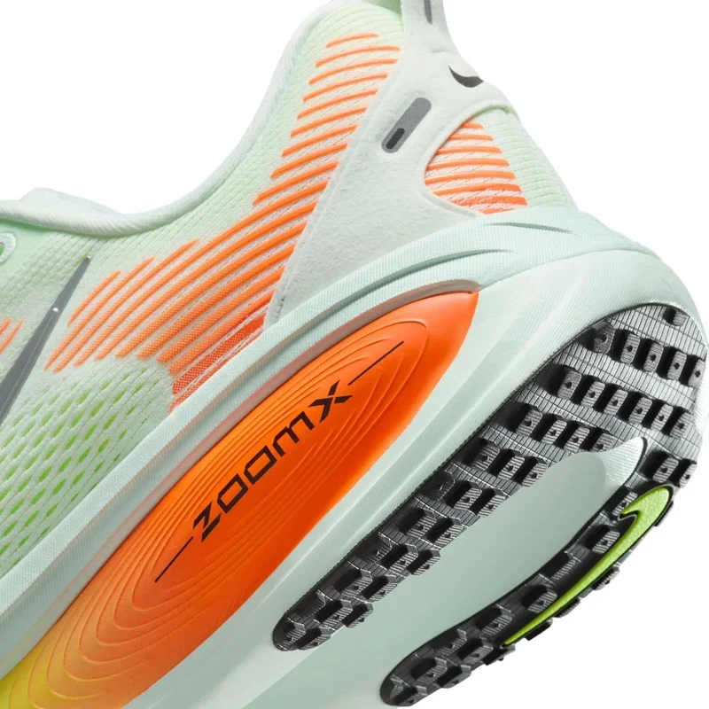 Nike Vomero 18 Men barely green metallic silver